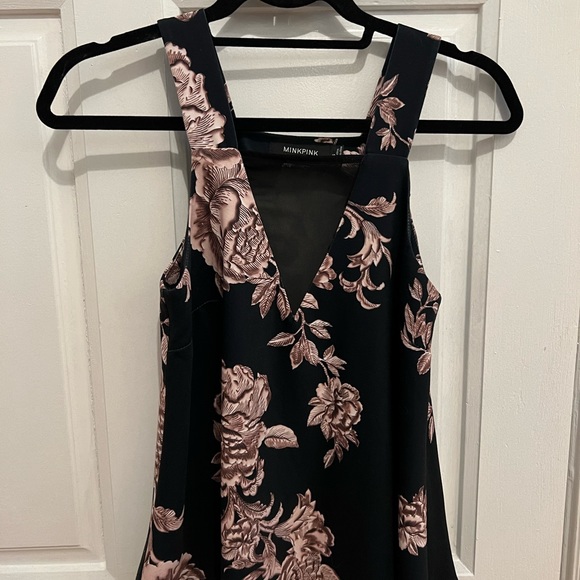 MINKPINK pink and navy floral sleeveless top - Picture 1 of 5